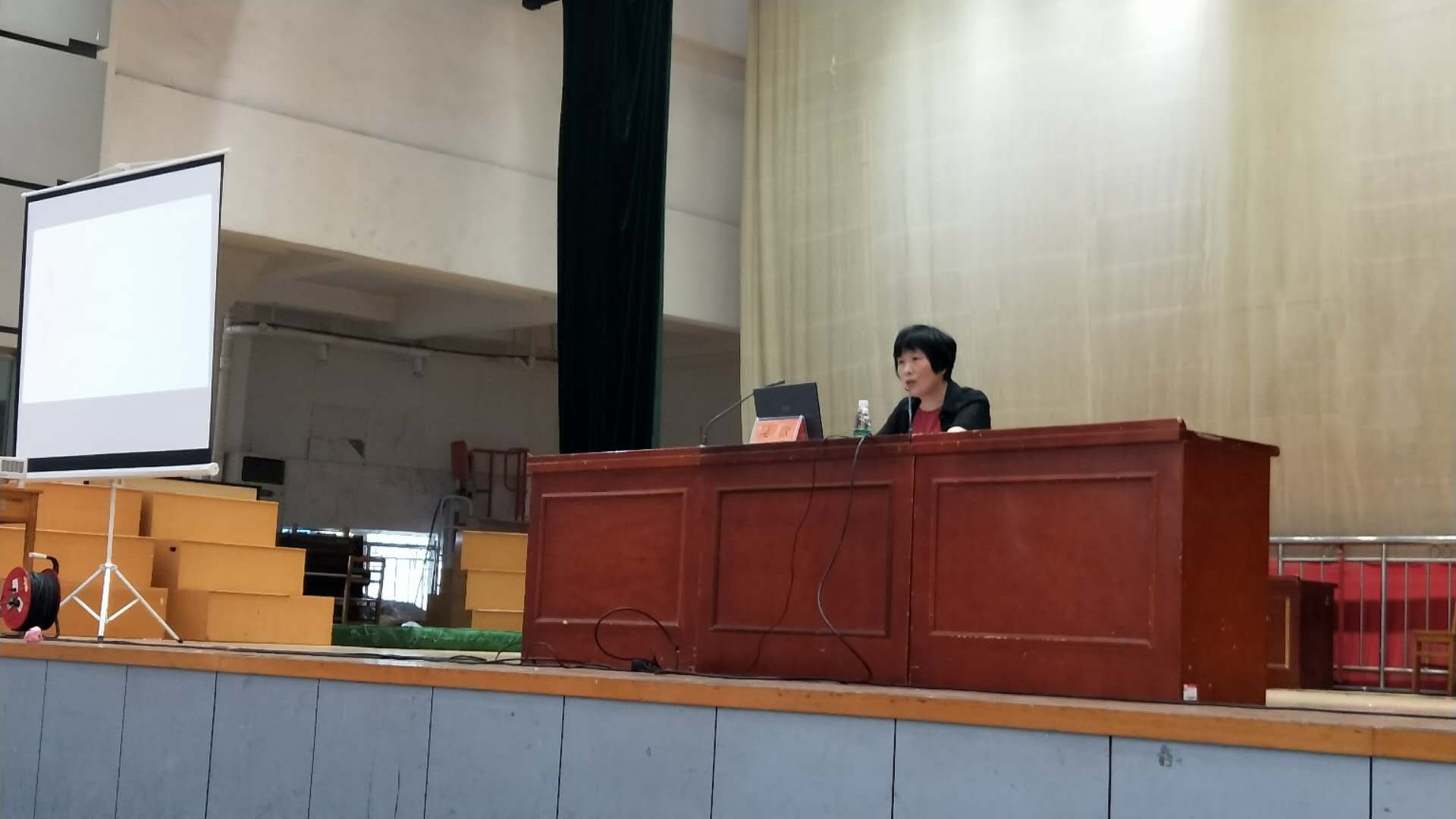 語文分會場,主講專家:南昌二中吳歆老師